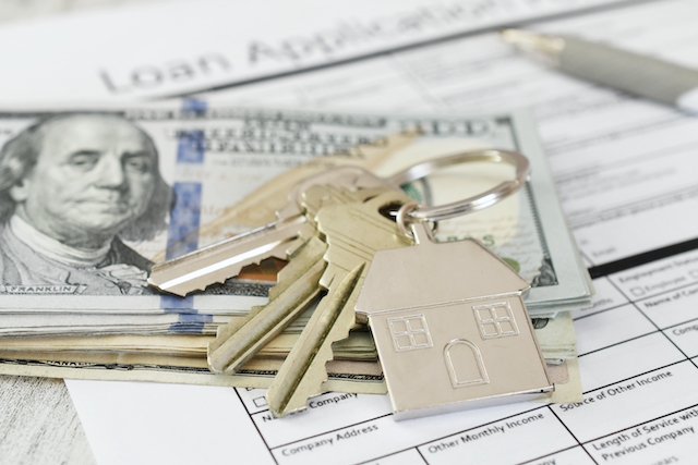 housing market concept house keys on money curre 2022 08 01 04 12 34 utc
